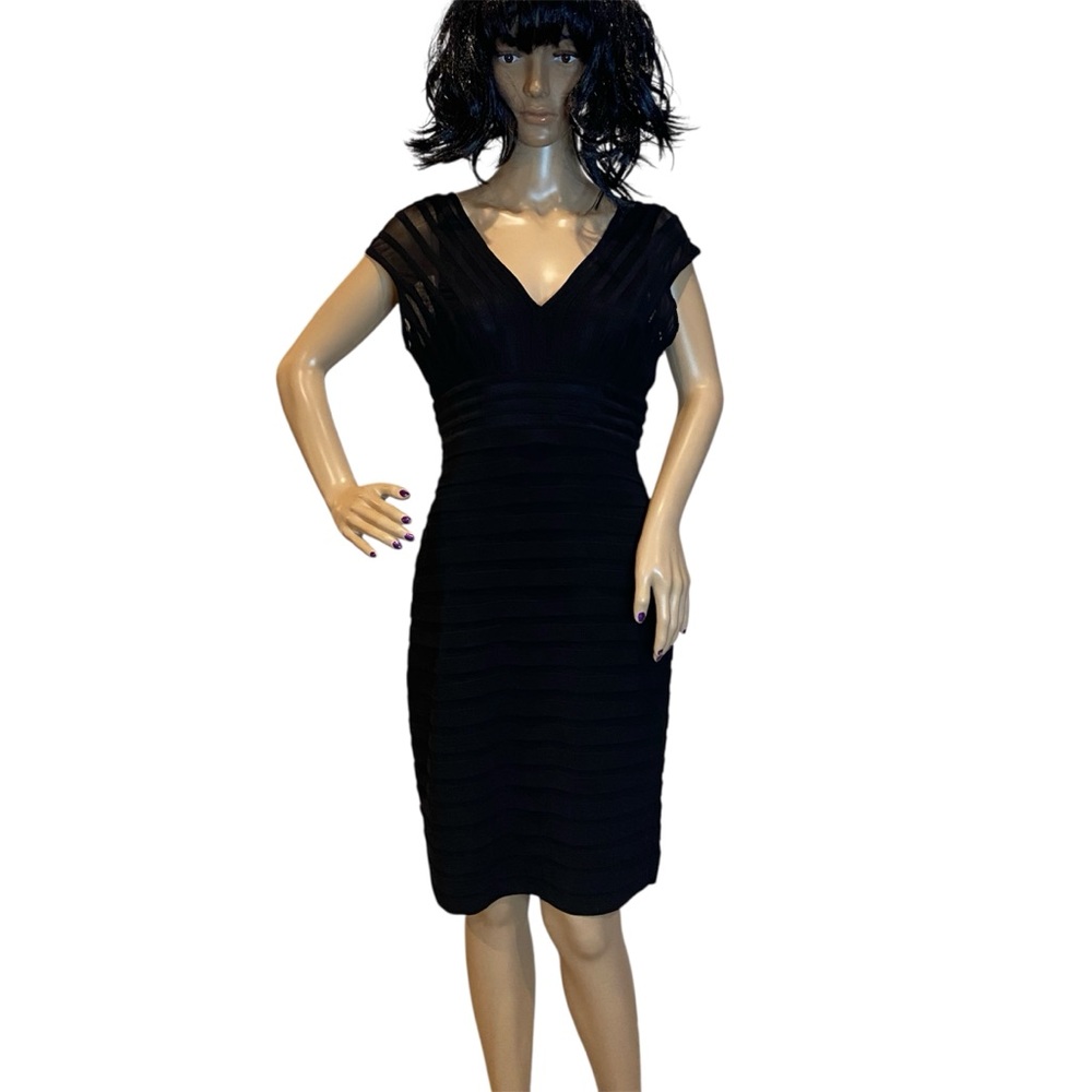 Adrianna Papell Shutter Pleat Jersey Sheath Above Knee Dress Black Size 6 EUC